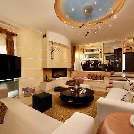Villa Magic Perla Гувия Екстериор снимка