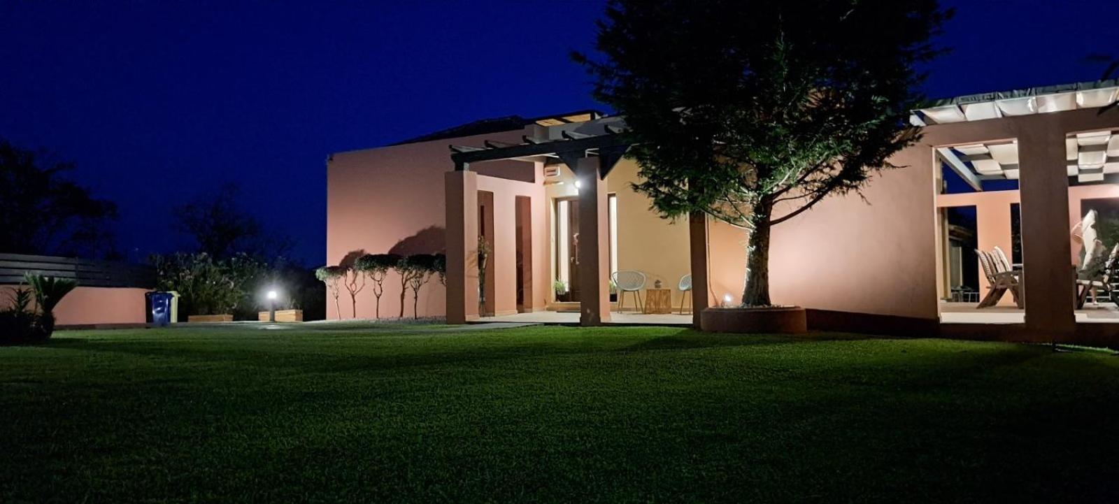 Villa Magic Perla Гувия Екстериор снимка