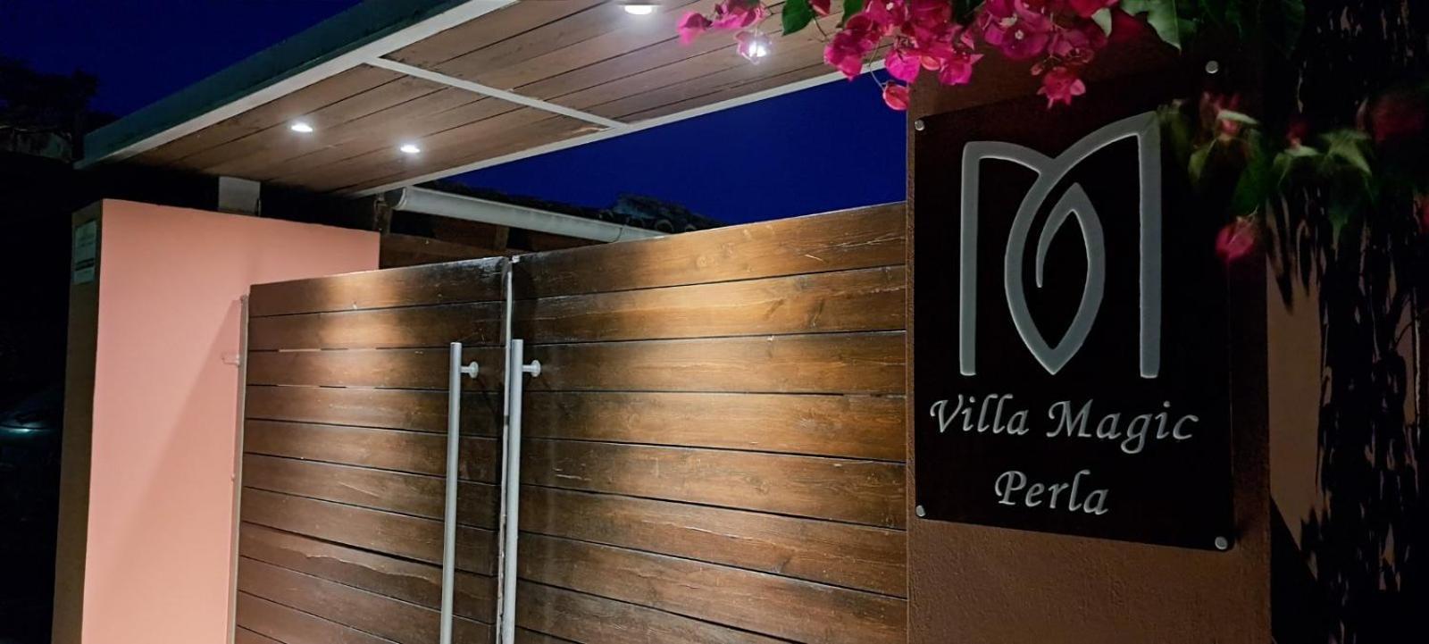 Villa Magic Perla Гувия Екстериор снимка